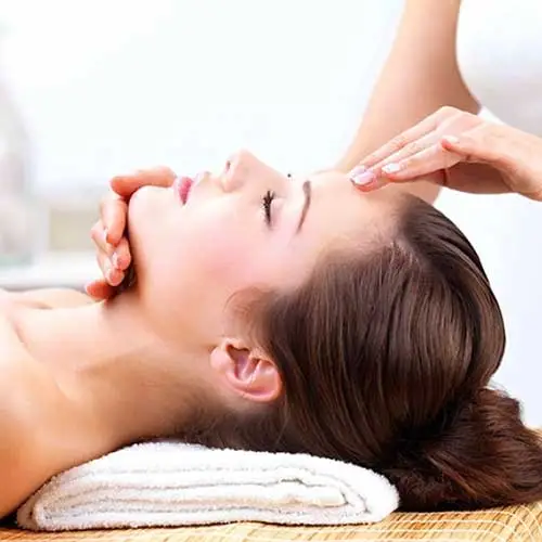 soin_massage_visage-cinq-mondes-rituel-aux-5-Fleurs-de-Bali